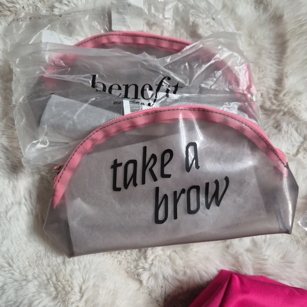 Makeup Bags Bundle Lot Cosmetic Bags Clinique Benefit Pink Travel Vacation ✨️💫